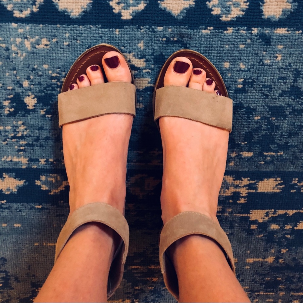 STEVE MADDEN Tan Tassel Sandals | 8